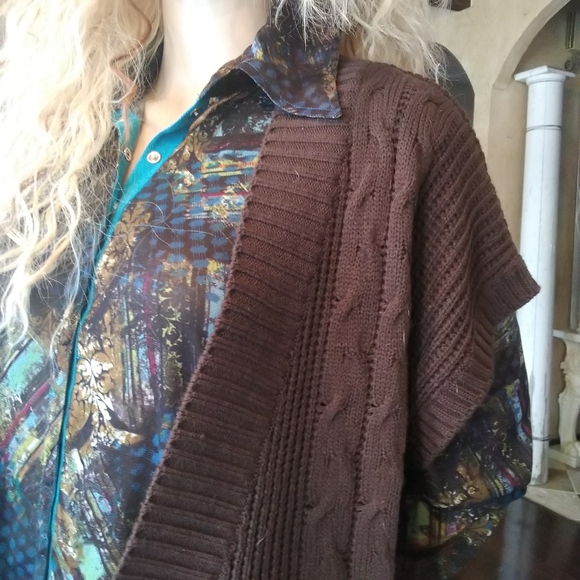 Brown sweater vest - Picture 6 of 6